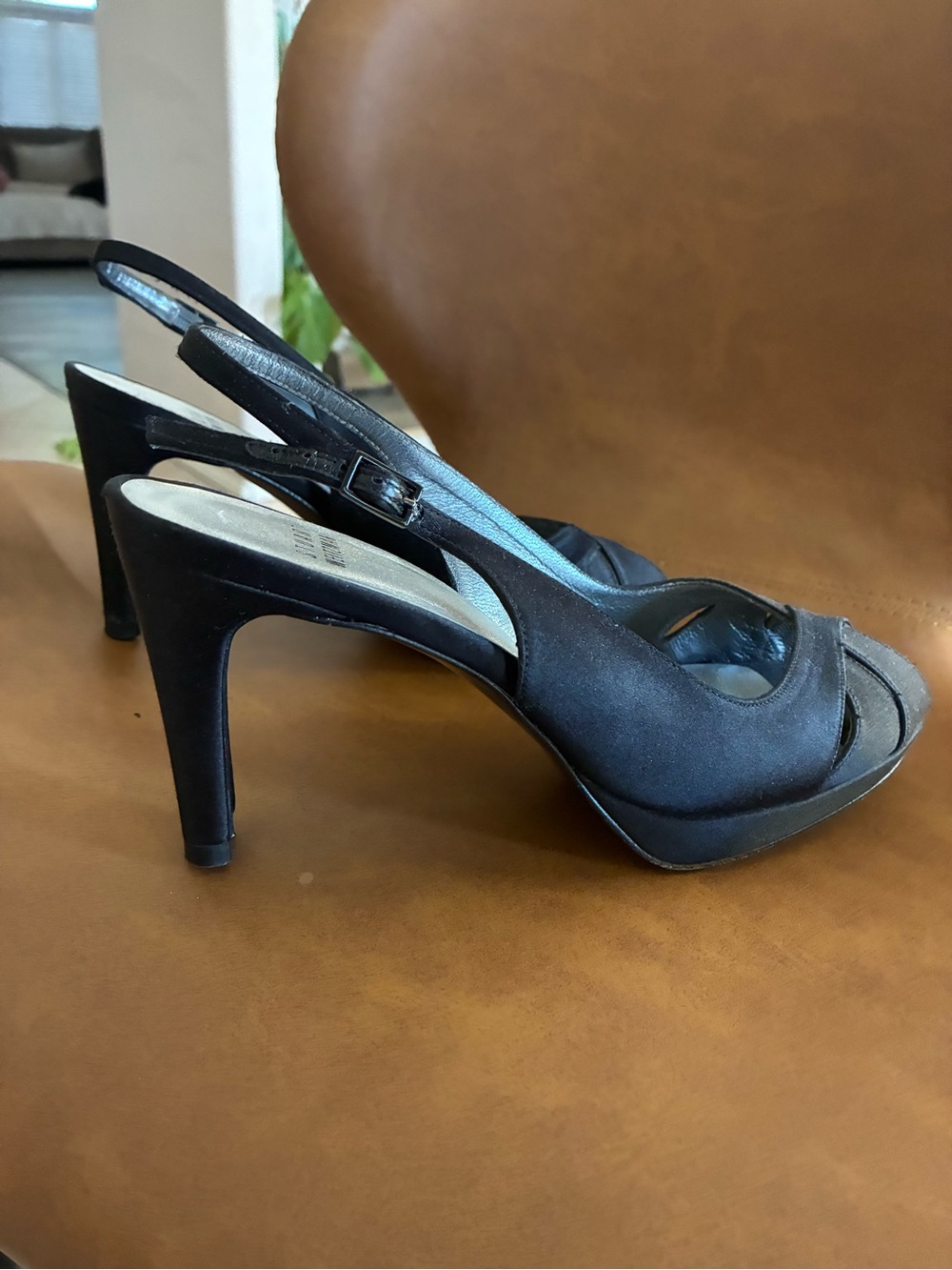 Stuart Weitzman Black Slingback Peep-Toe Heels size 8 1/2 Made in Spain